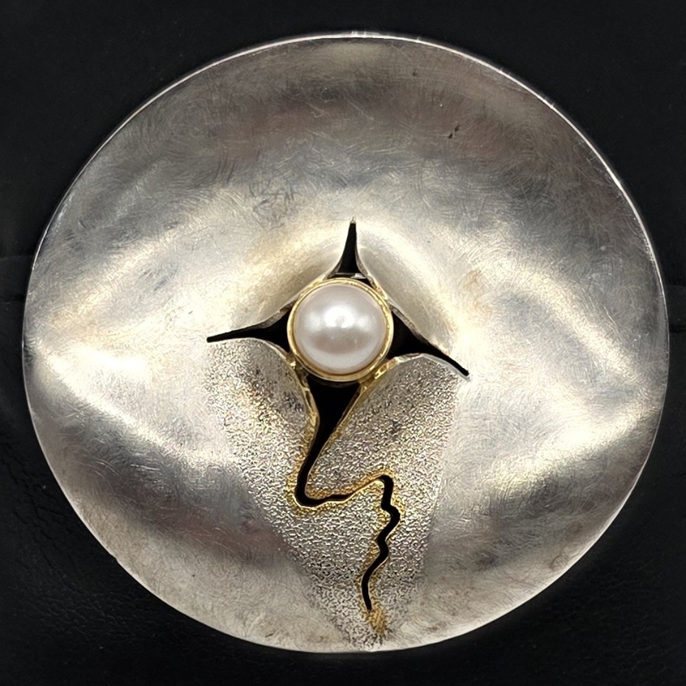 MICHOU DESIGN PEARL 925 STERLING SILVER AND 22KYG VERMEIL PENDANT BROOCH
